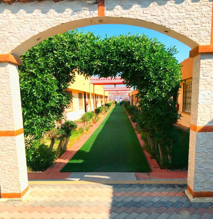 منتجع وشاليهات مورجان الشرق - للعائلات فقط - Dammam Bagian luar foto